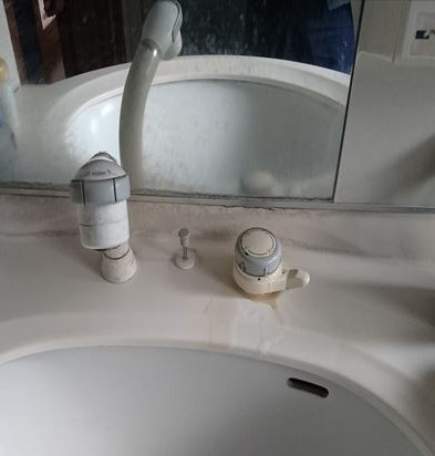 洗面台の水栓お取替え